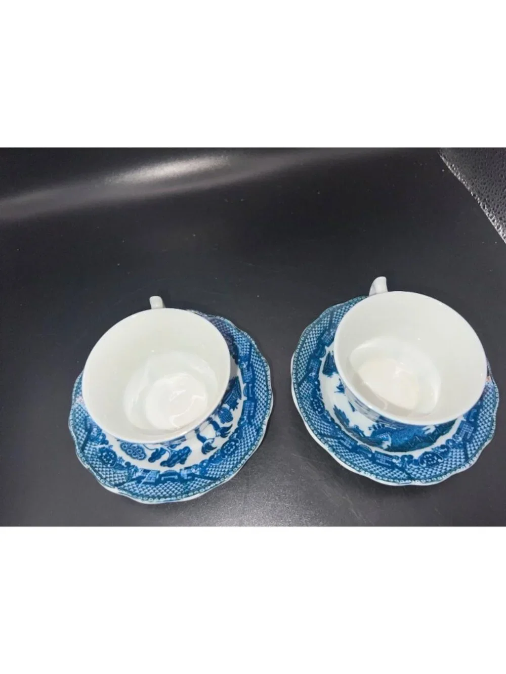 Set Of 2 Blue White Willow Pattern Porcelain Teacups Matching Saucers Vintage